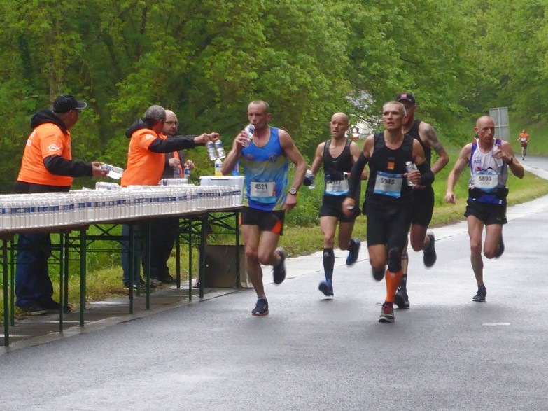 Marathon de la Loire - ravitaillement du 15ème km - Cunaultanimation